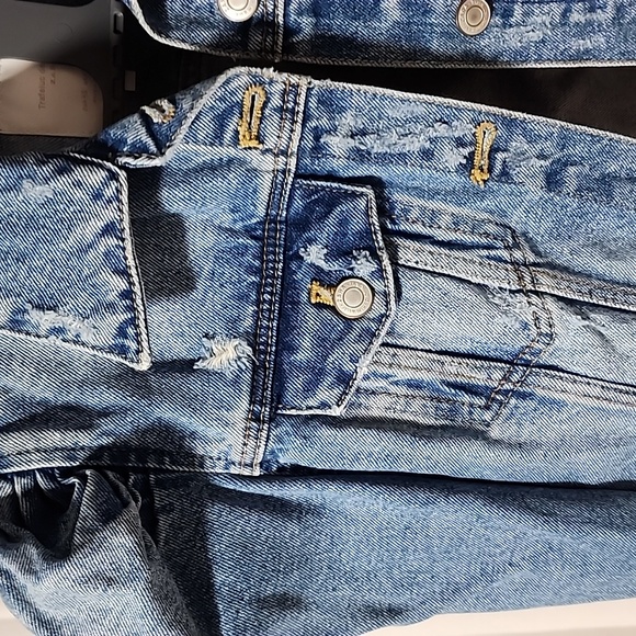 Zara denim crop jacket size xs. - Picture 2 of 6